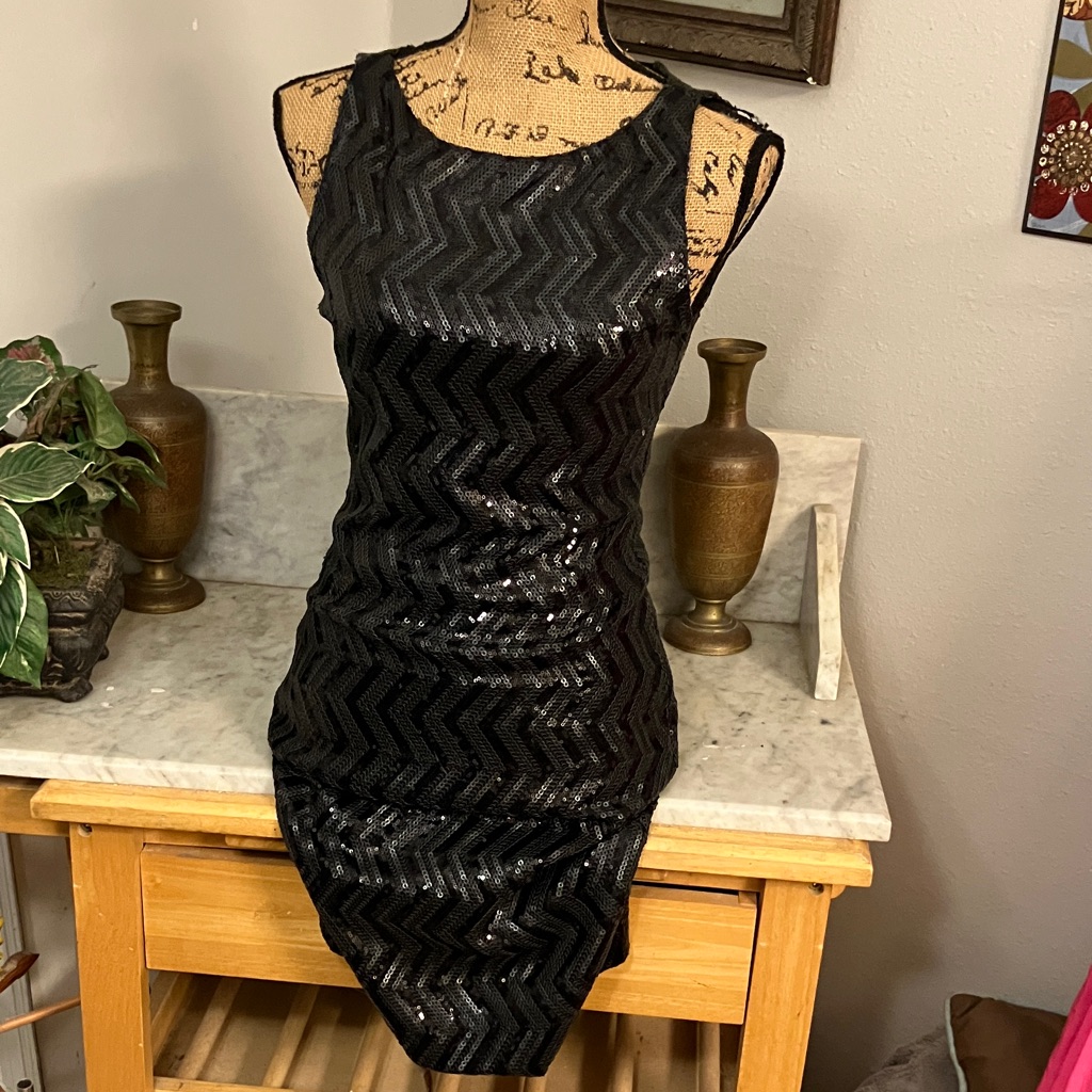 Alice + Olivia Sequin Fabulous Elegant Black Dress!!Sz 4 Stretchy!!